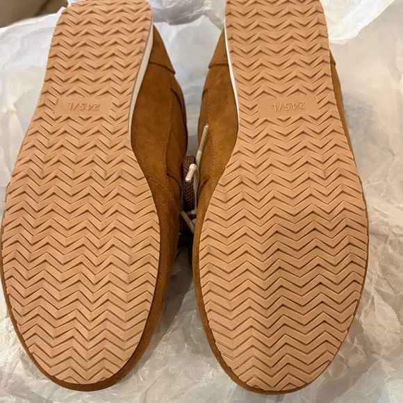 GU Brown Double Shoe Lace Flat Sneakers/NWT/7.5 - Picture 11 of 13